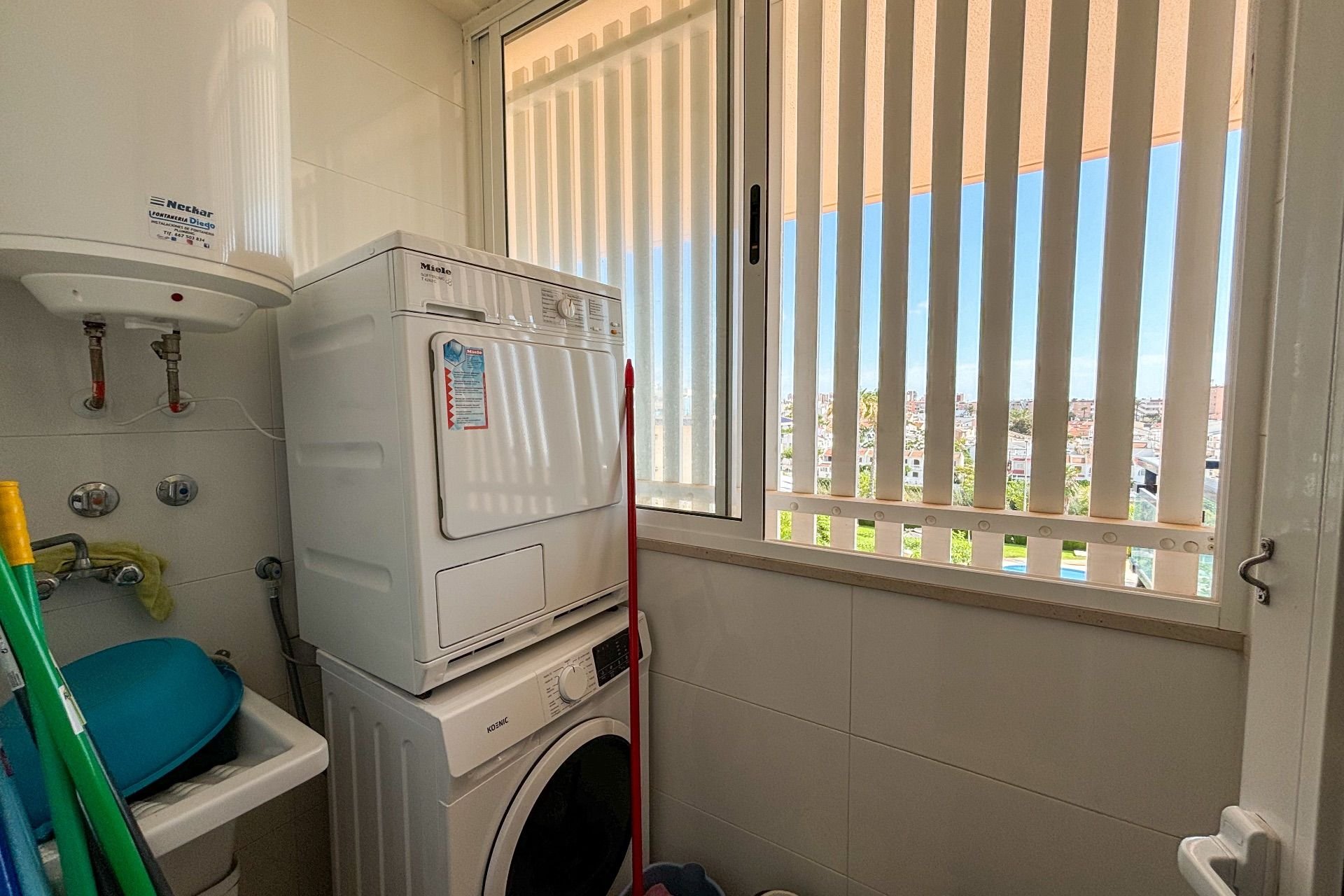 Location - Attique - Mil Palmeras