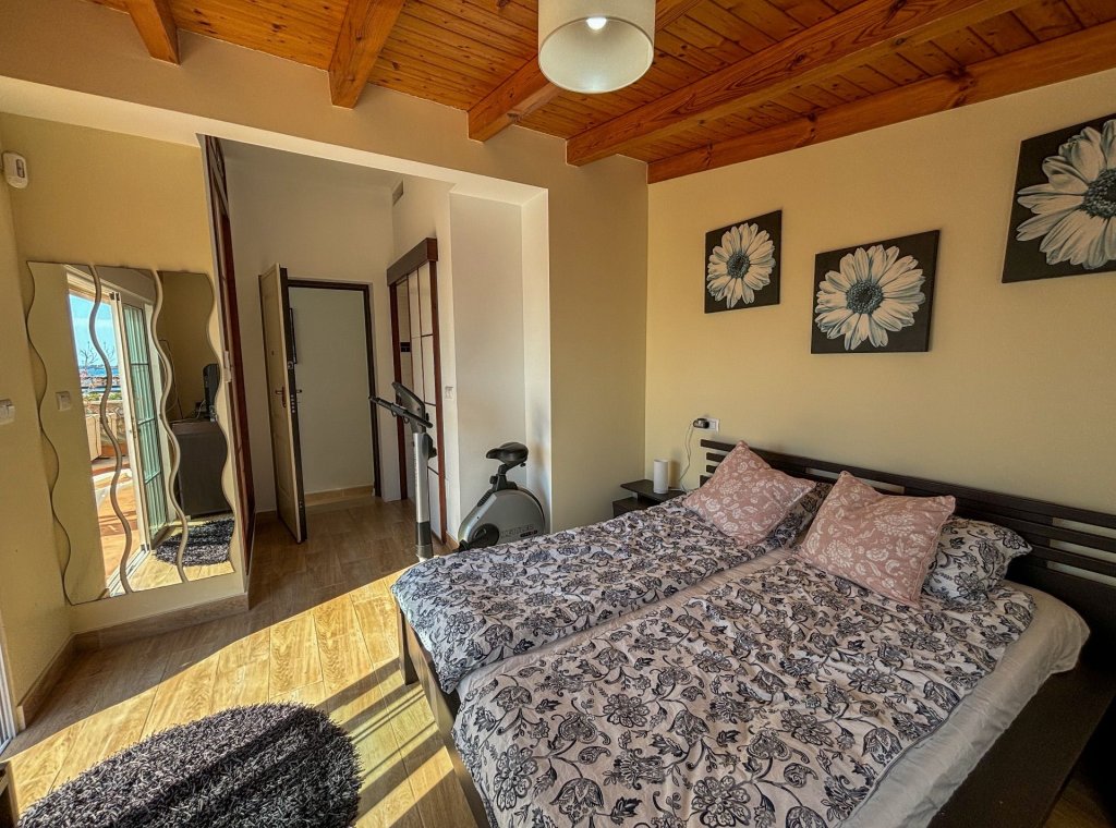 Location - Attique - Mil Palmeras