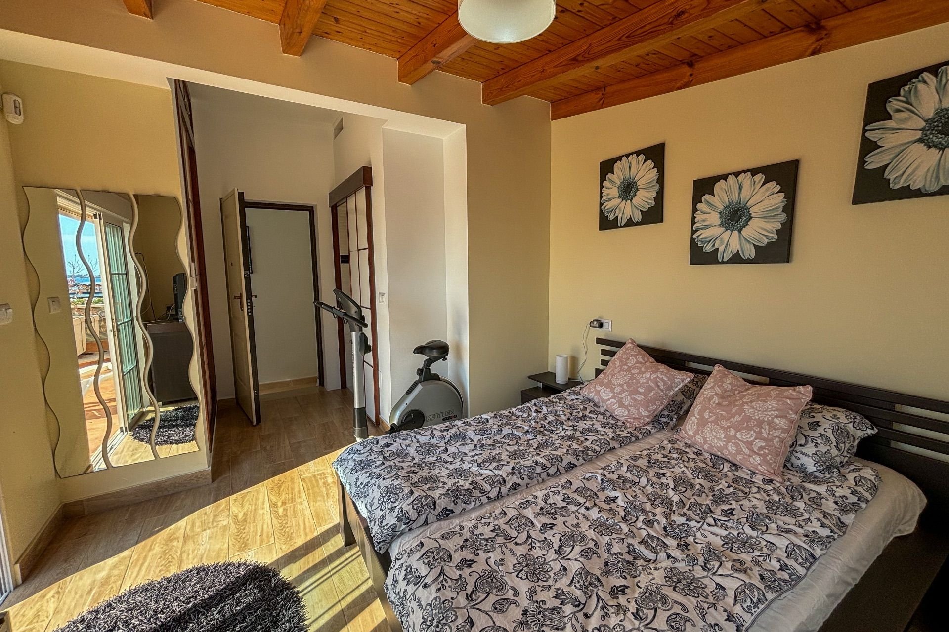 Location - Attique - Mil Palmeras