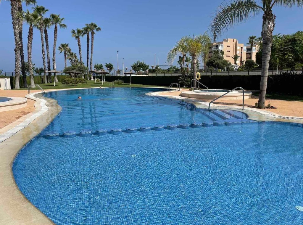 Location - Attique - Mil Palmeras