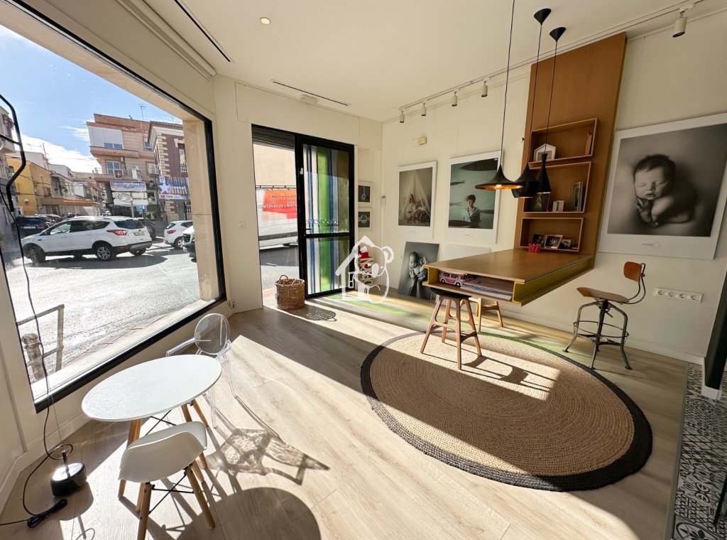 Location - Commercial - San Miguel de Salinas