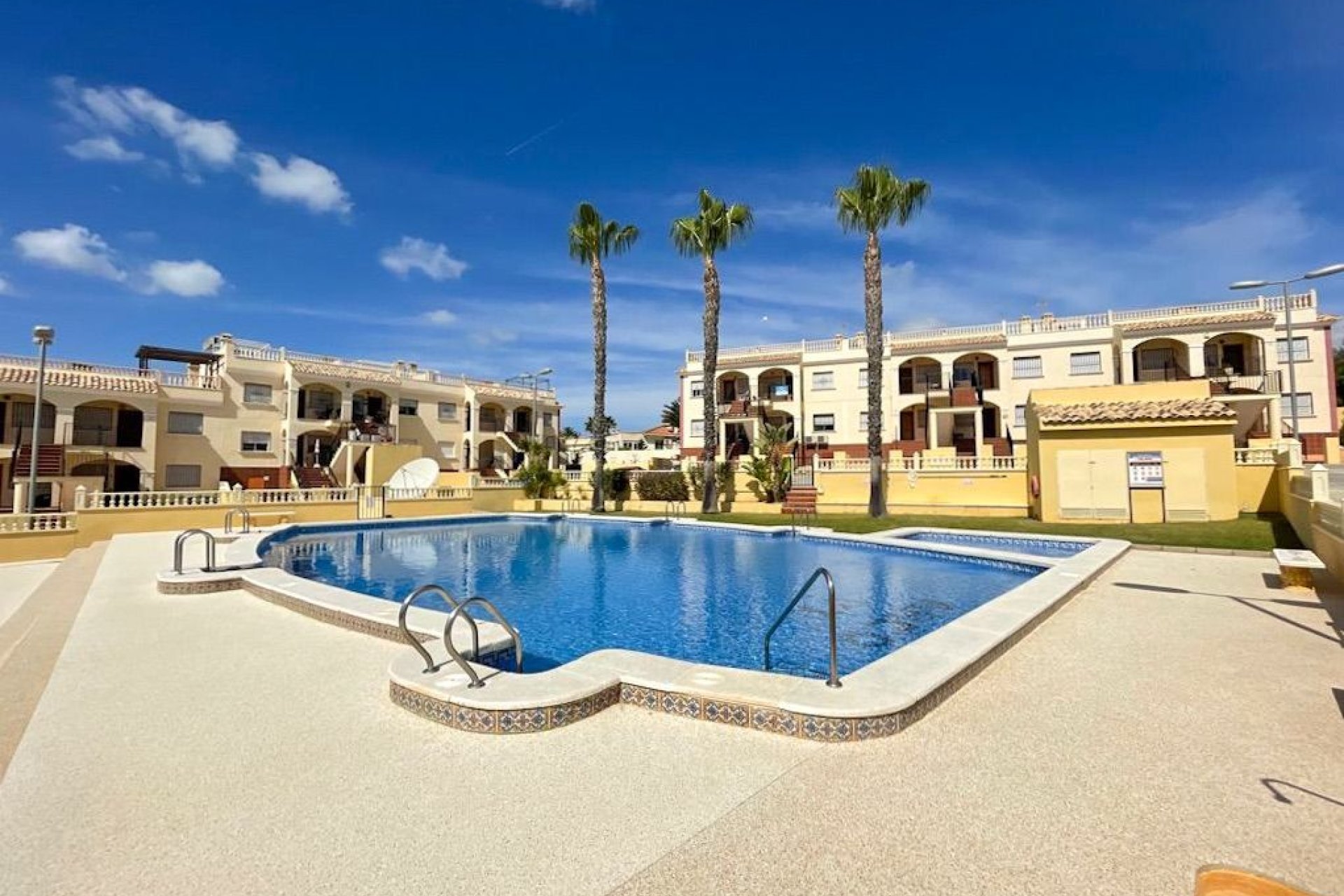 Location - Maison de ville - Algorfa