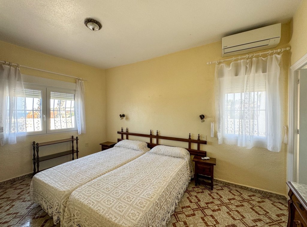 Location - Villa - Orihuela Costa