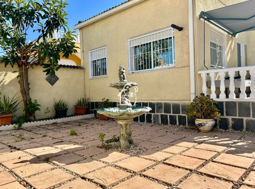 Location - Villa - Torrevieja - La Siesta - El Salado -  Torreta