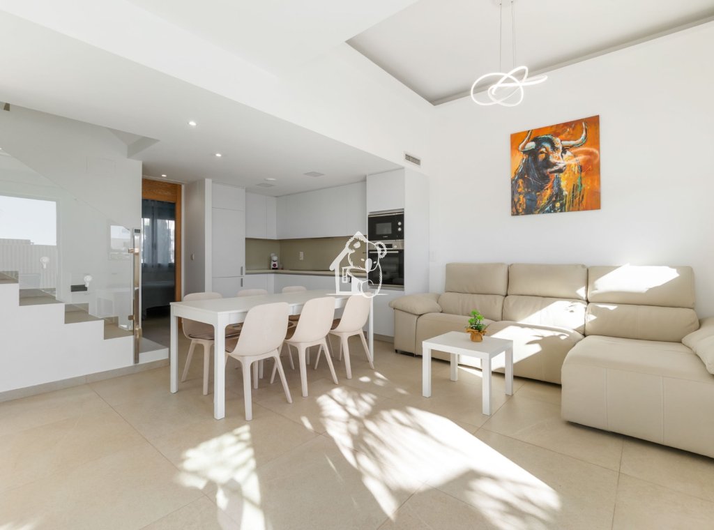 Location - Villa - Urbanización El Raso