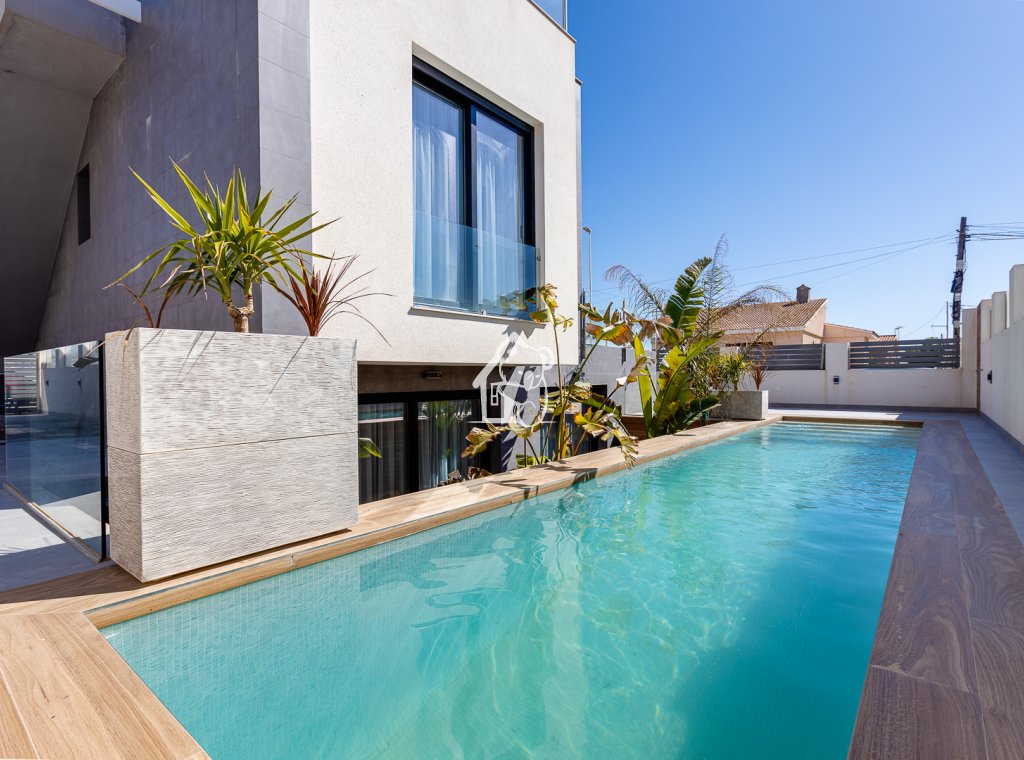 Новое здание - Таунхаус - La Mata