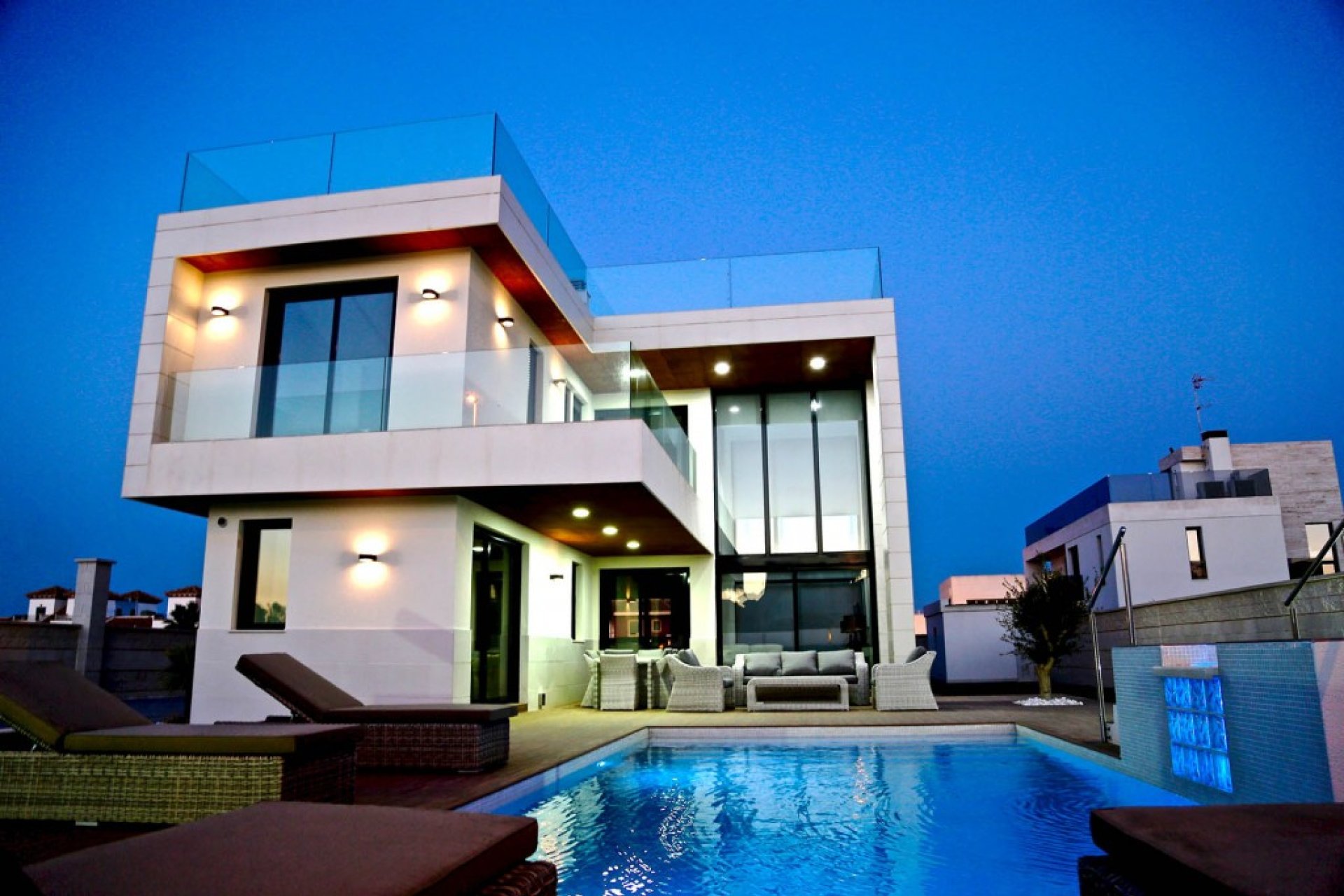 Новое здание - Villa - Dehesa de Campoamor