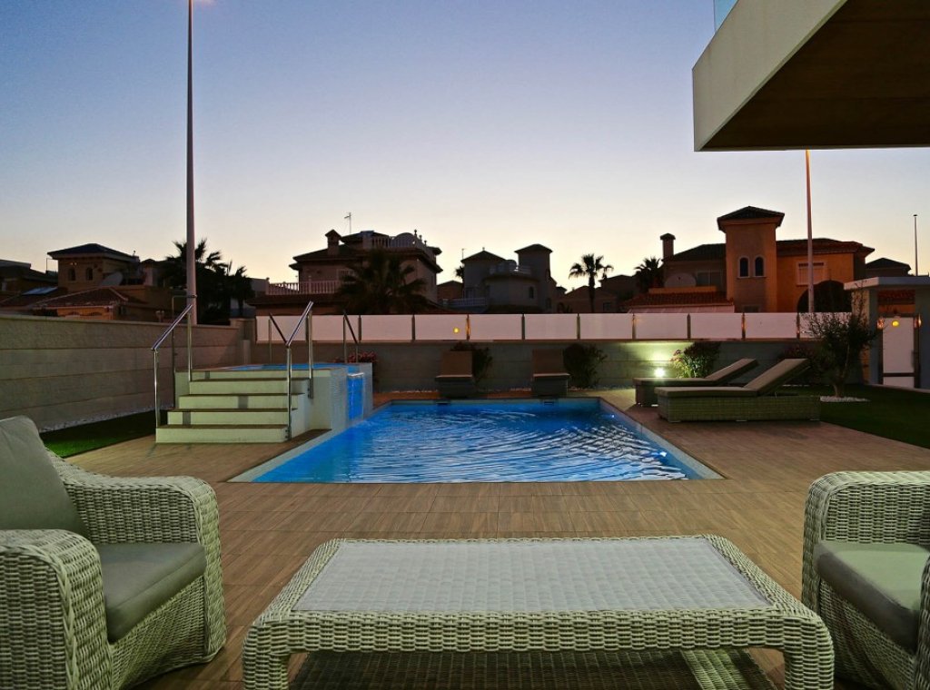 Новое здание - Villa - Dehesa de Campoamor