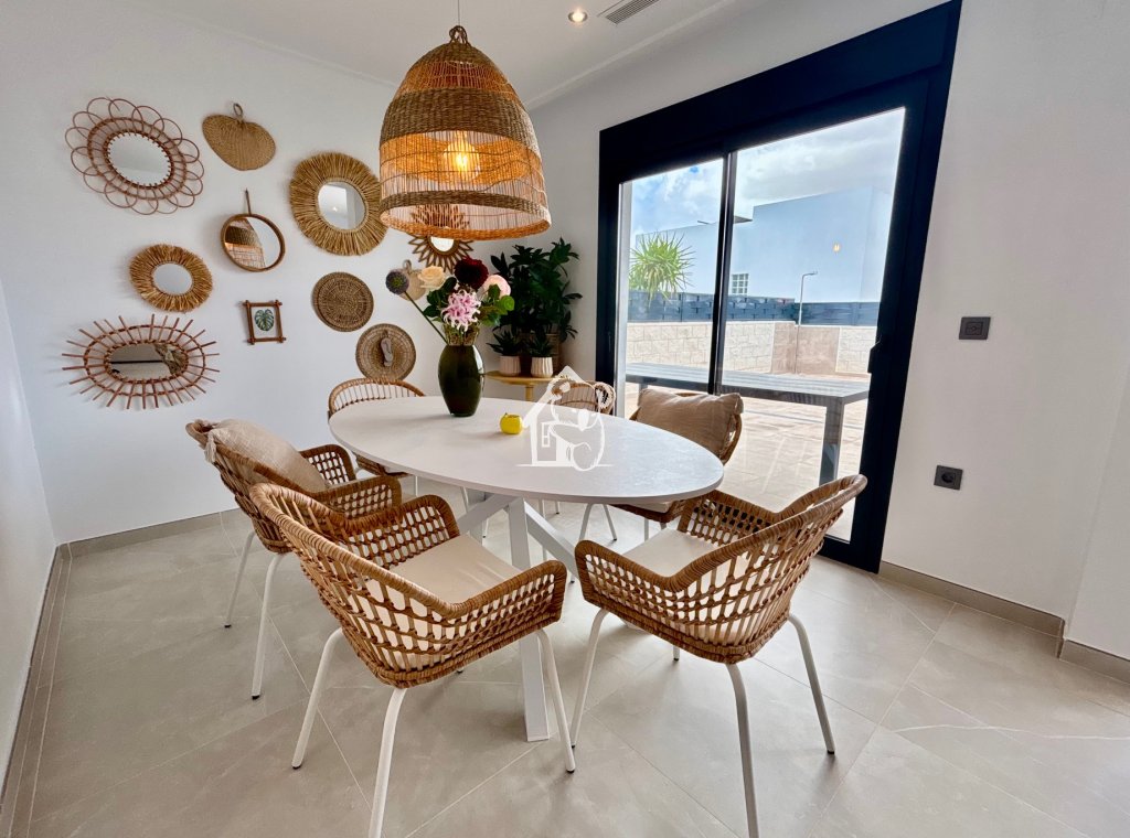 Obra nueva - Adosado - Benijofar