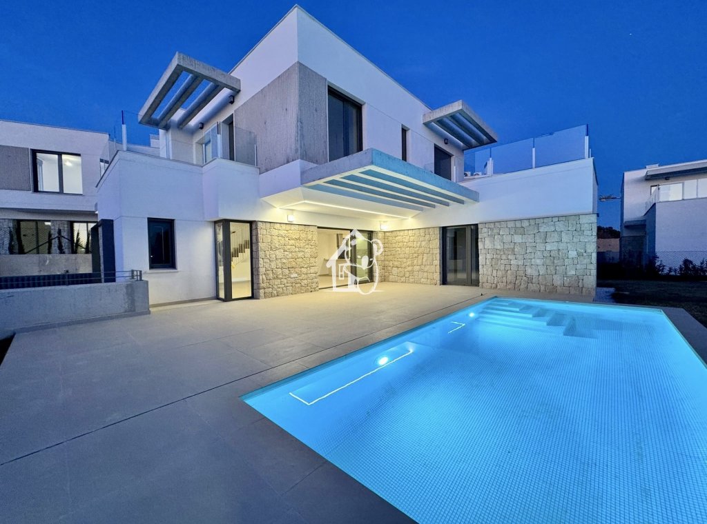 Obra nueva - Adosado - Finestrat