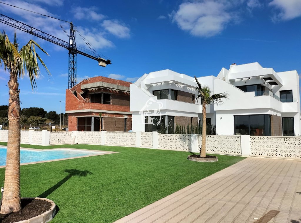 Obra nueva - Adosado - Pilar de la Horadada