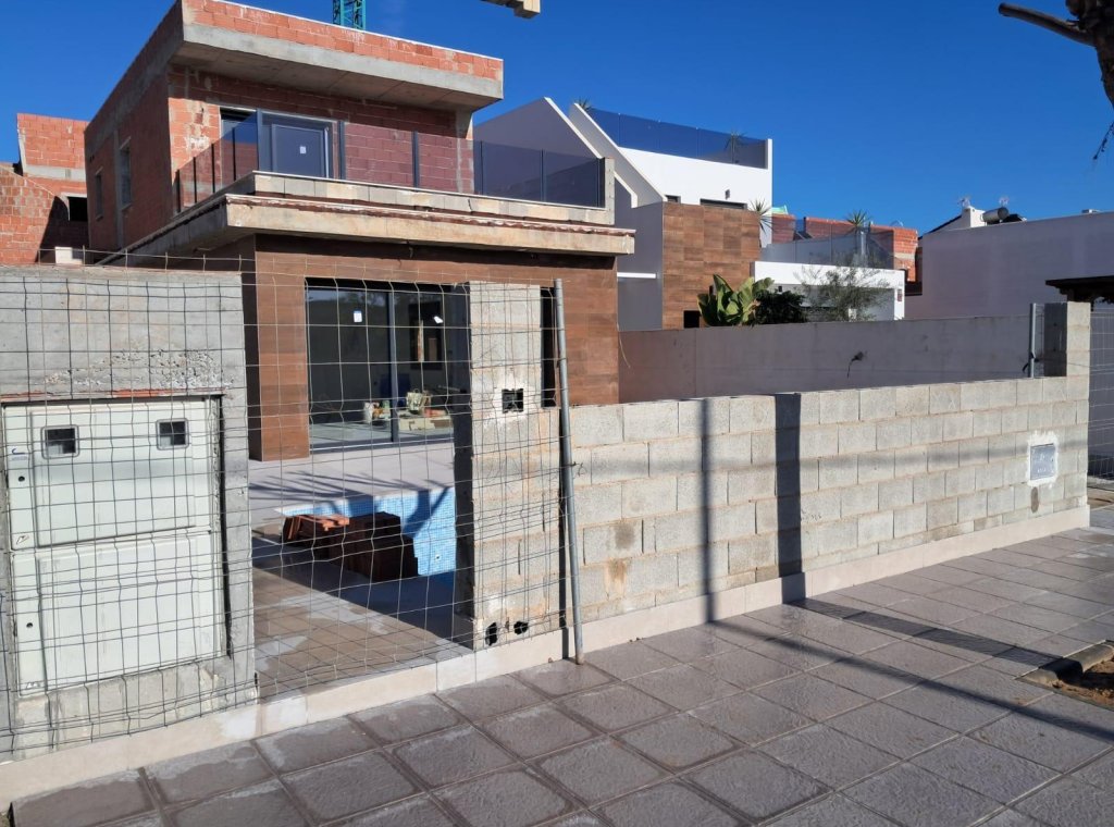 Obra nueva - Adosado - Pilar de la Horadada