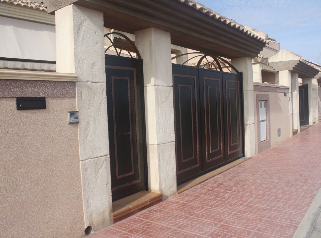 Obra nueva - Adosado - Torrevieja