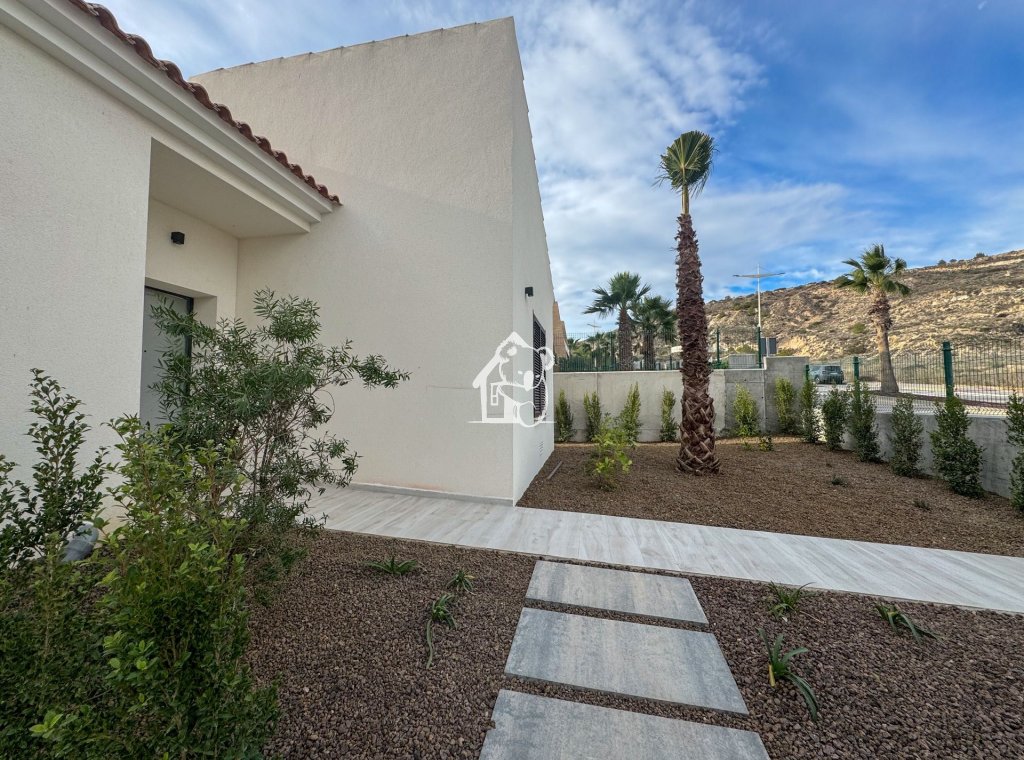 Obra nueva - Villa - Algorfa