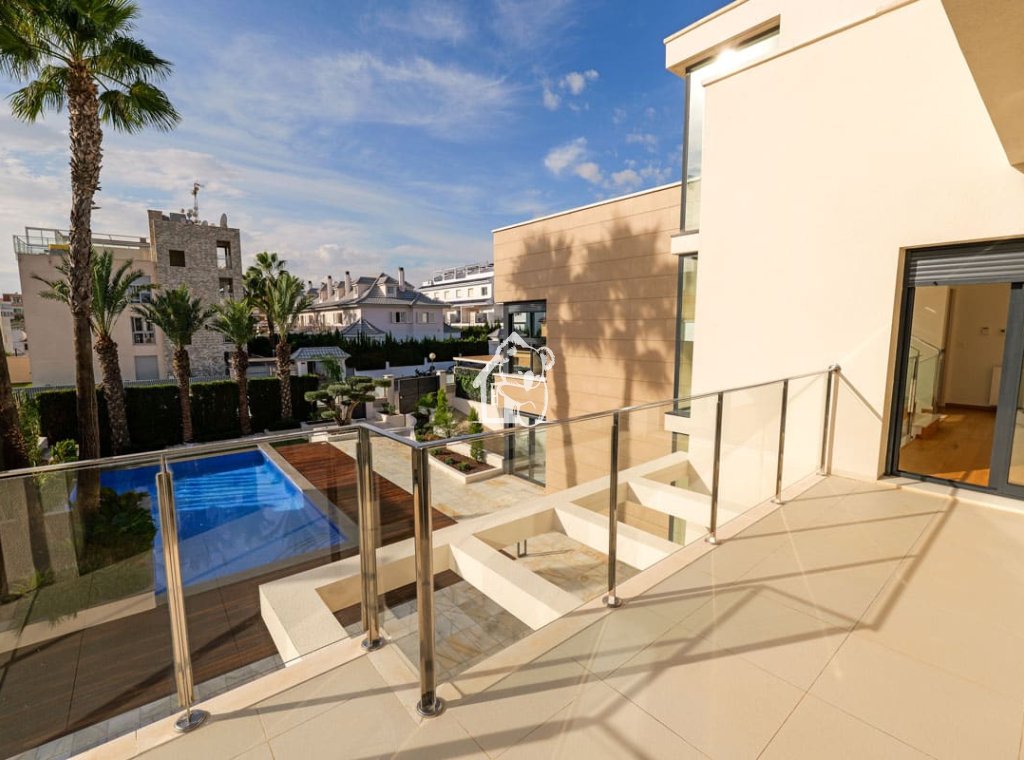 Obra nueva - Villa - Torrevieja