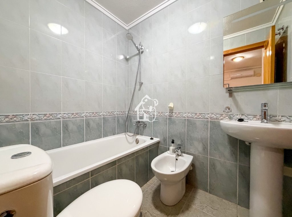 Перепродажа - Квартира / квартира - Torrevieja - Playa de los Locos