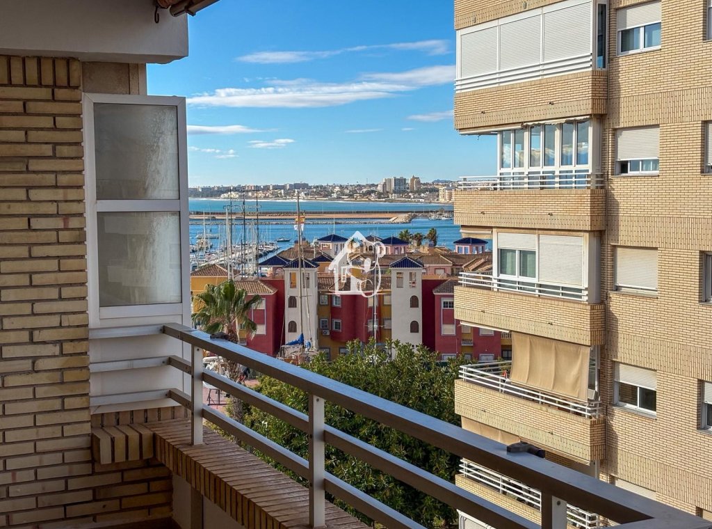 Перепродажа - Квартира / квартира - Torrevieja