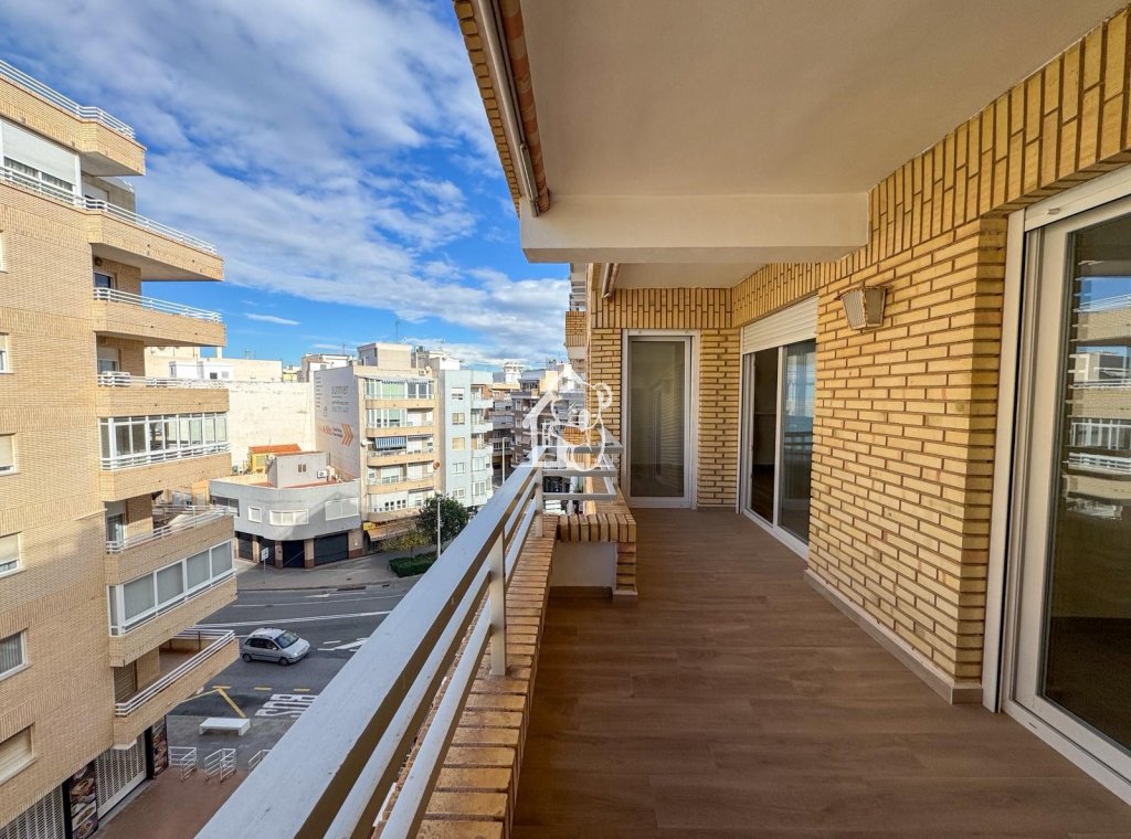 Перепродажа - Квартира / квартира - Torrevieja