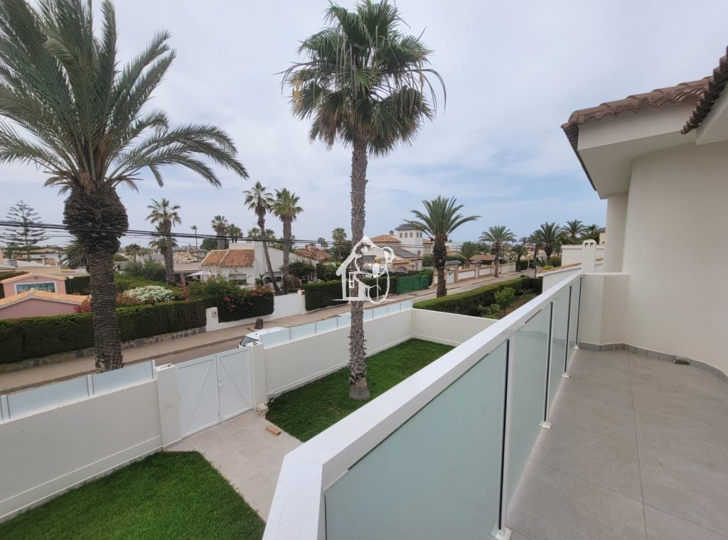 Перепродажа - Villa - Orihuela Costa - Cabo roig - La Zenia