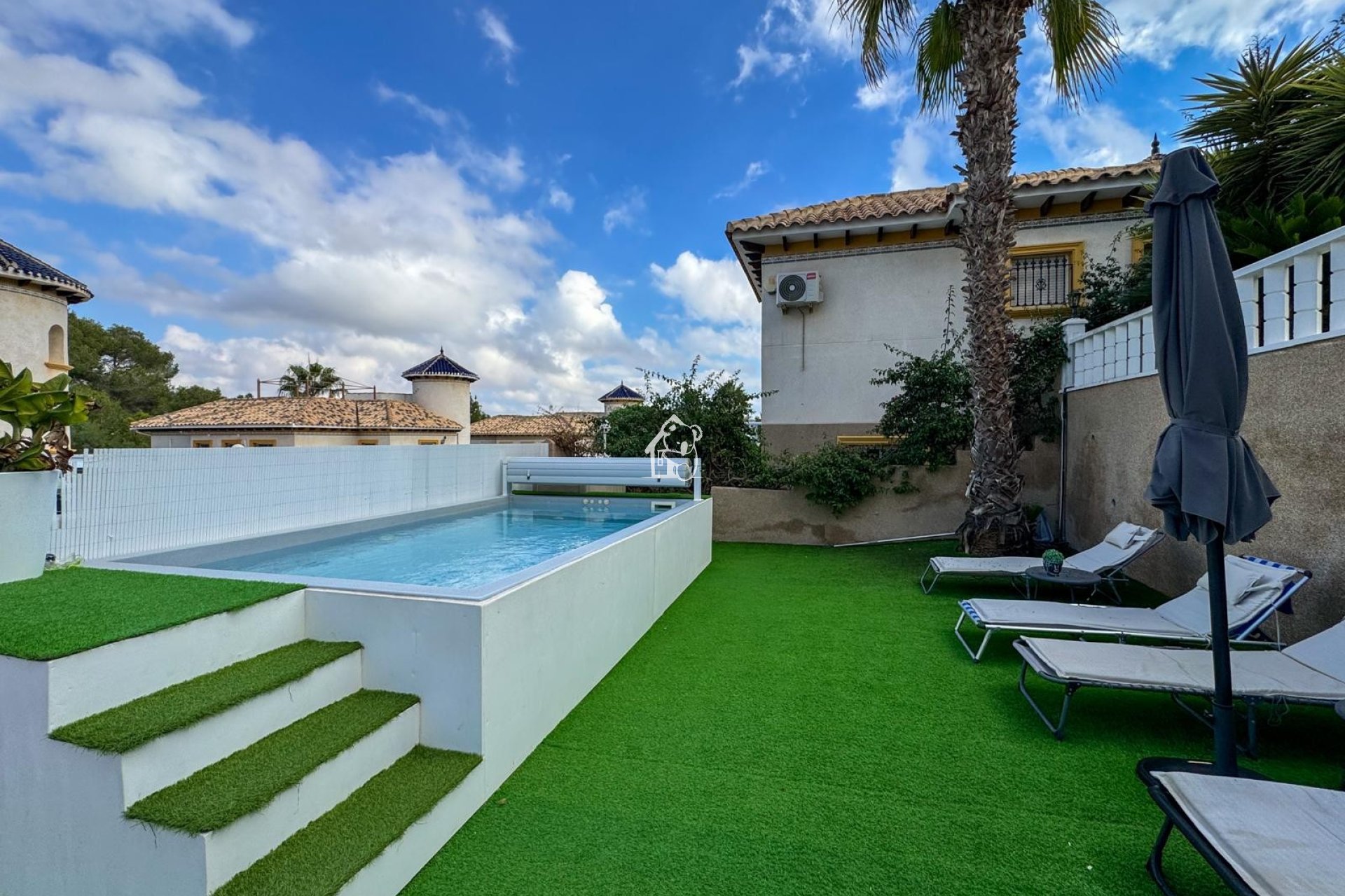 Перепродажа - Villa - Orihuela Costa - Villamartín