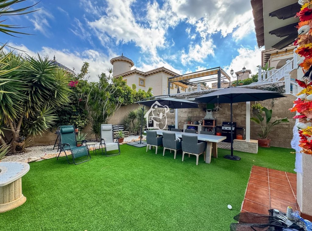 Перепродажа - Villa - Orihuela Costa - Villamartín