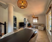 Перепродажа - Villa - Orihuela Costa - Villamartín
