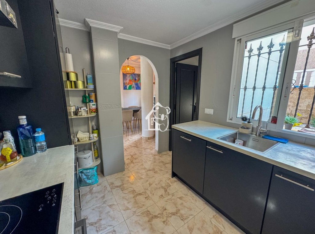 Перепродажа - Villa - Orihuela Costa - Villamartín