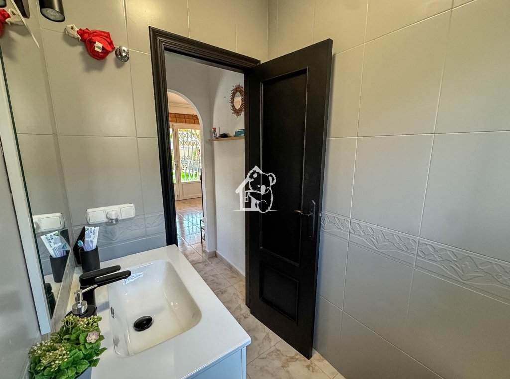 Перепродажа - Villa - Orihuela Costa - Villamartín