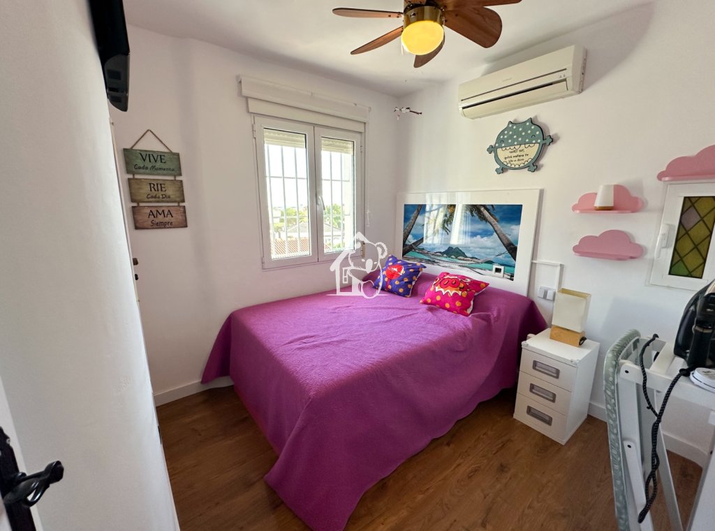 Перепродажа - Villa - Orihuela Costa