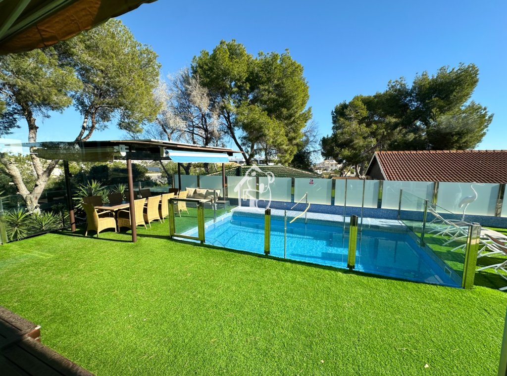 Перепродажа - Villa - Orihuela Costa