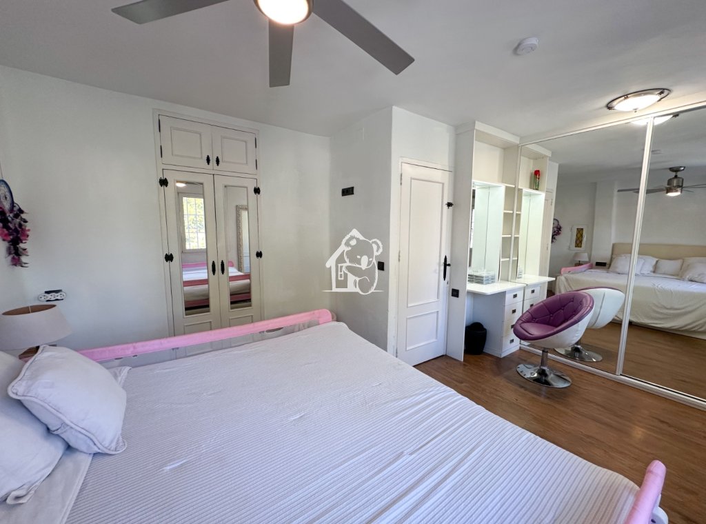 Перепродажа - Villa - Orihuela Costa