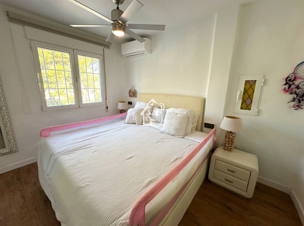 Перепродажа - Villa - Orihuela Costa