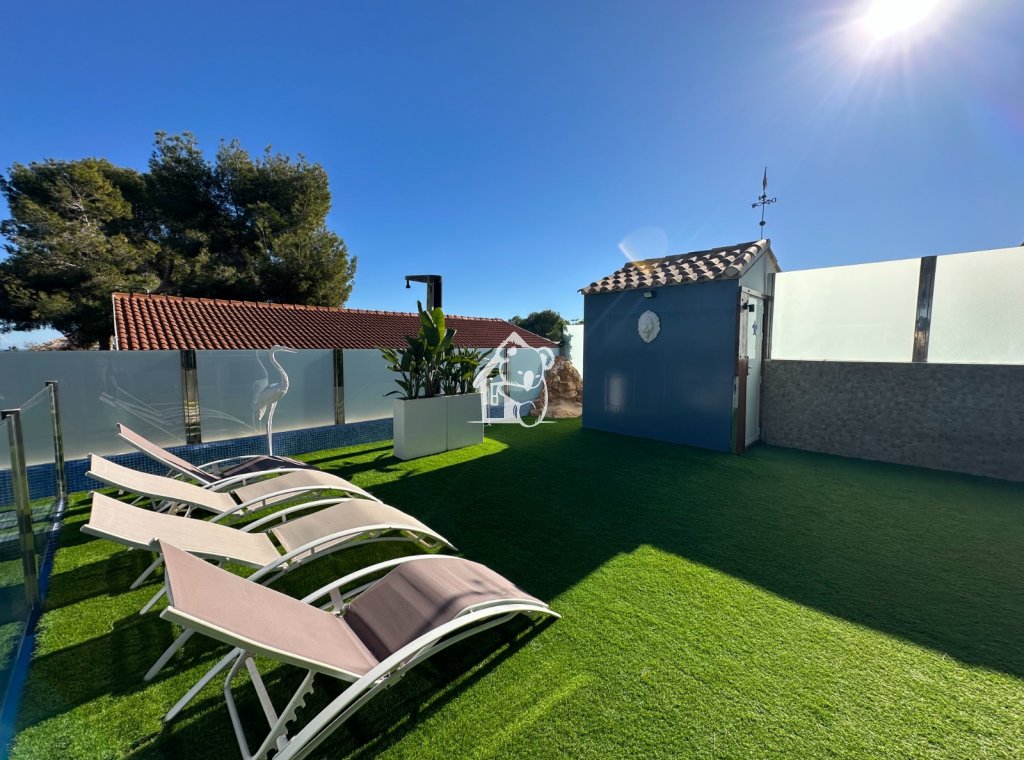 Перепродажа - Villa - Orihuela Costa