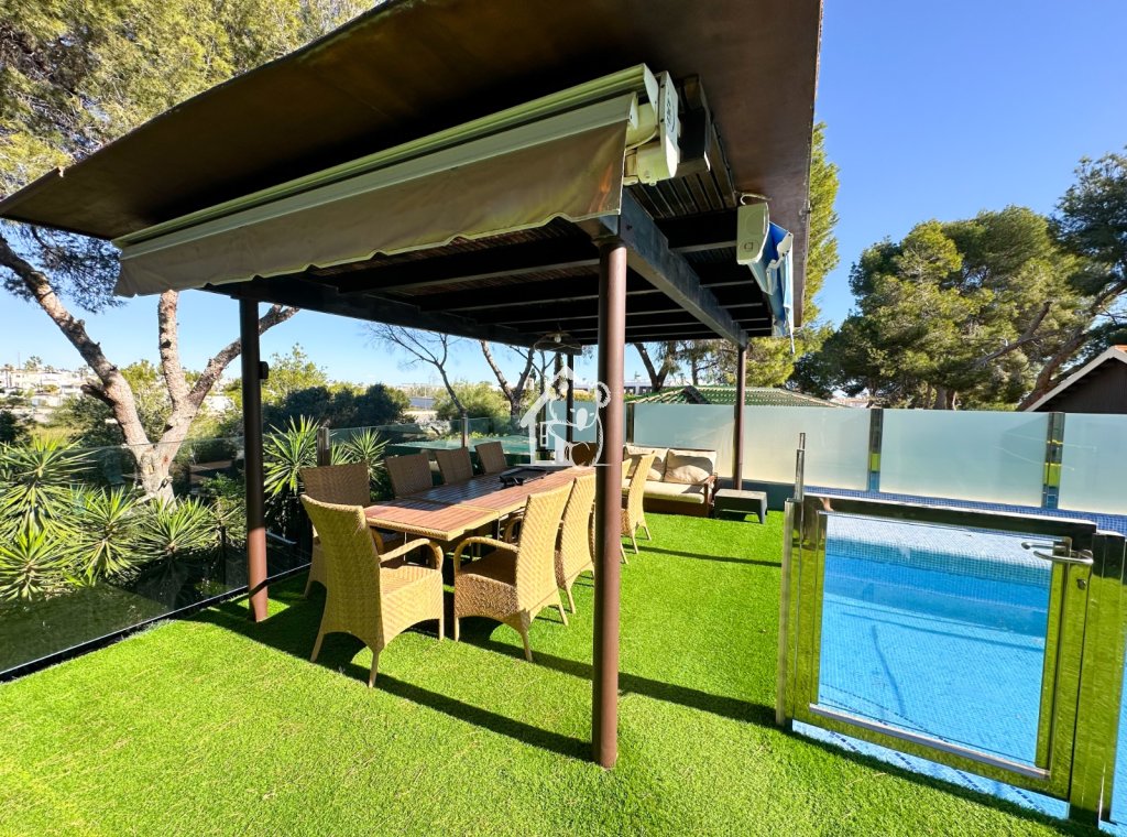 Перепродажа - Villa - Orihuela Costa