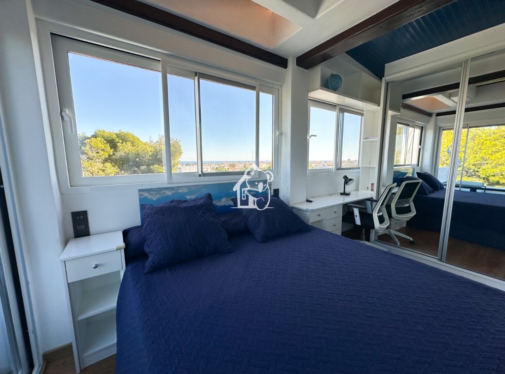 Перепродажа - Villa - Orihuela Costa