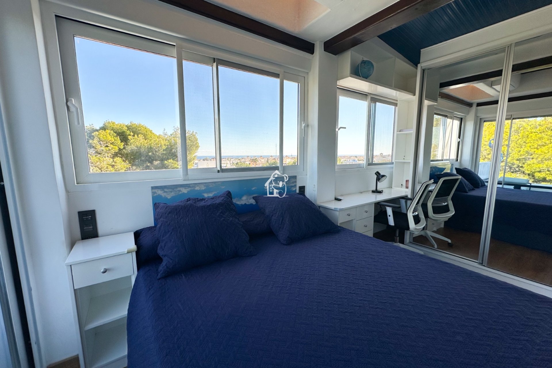 Перепродажа - Villa - Orihuela Costa