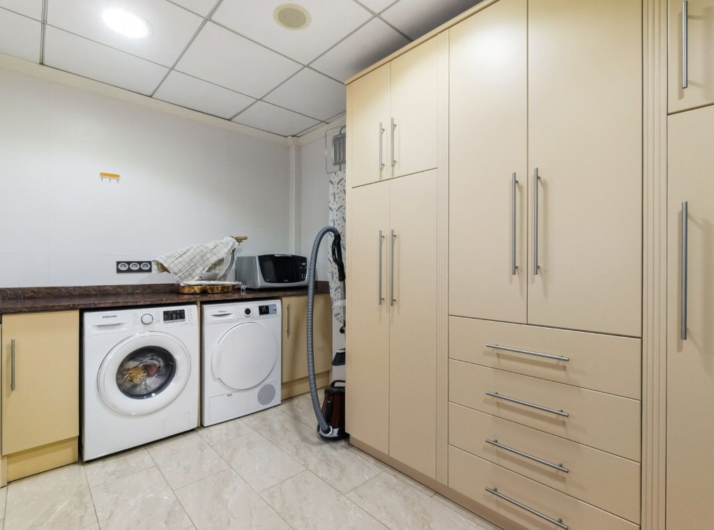Перепродажа - Villa - Orihuela