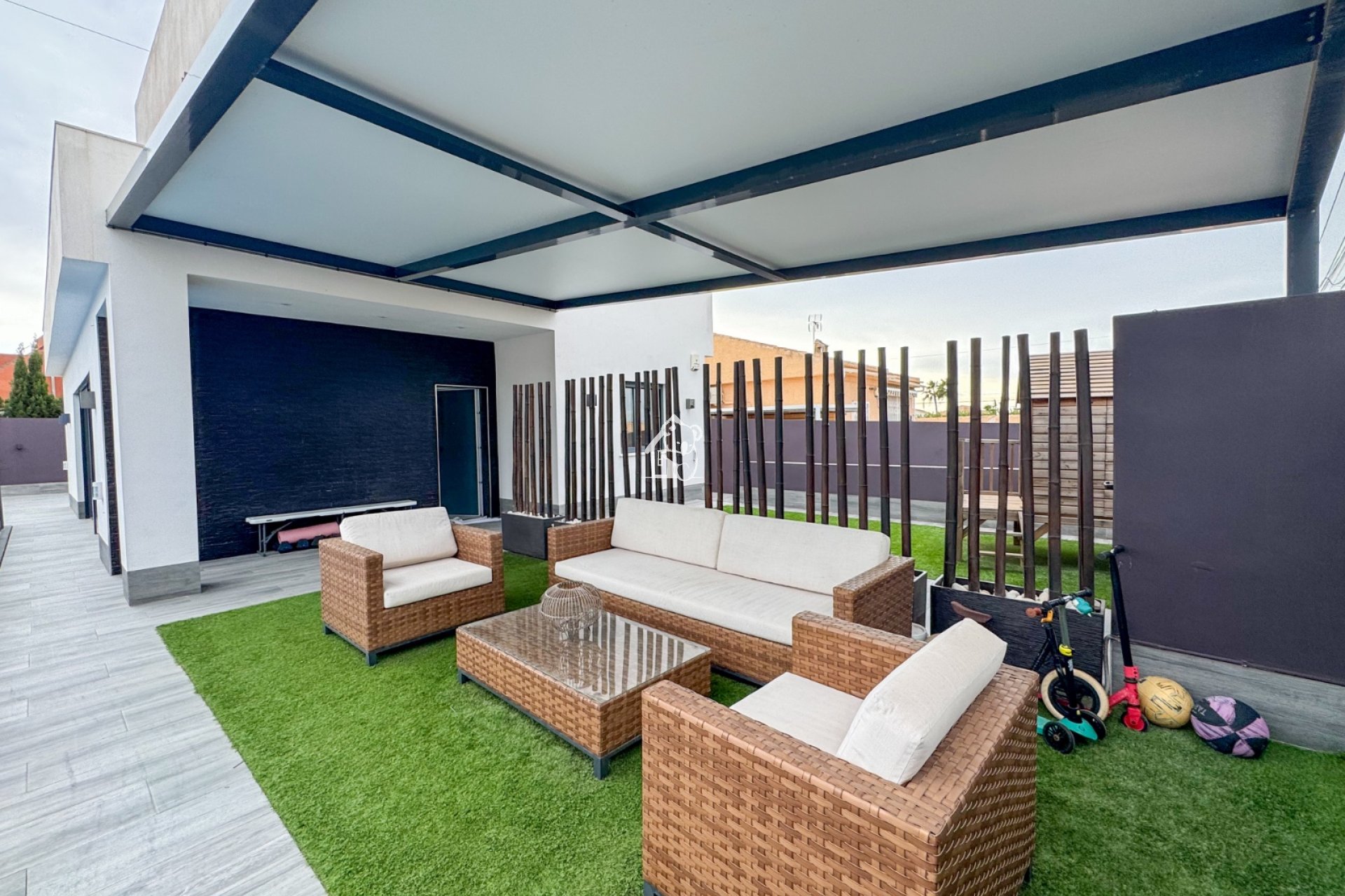 Перепродажа - Villa - Torrevieja - La Siesta - El Salado -  Torreta