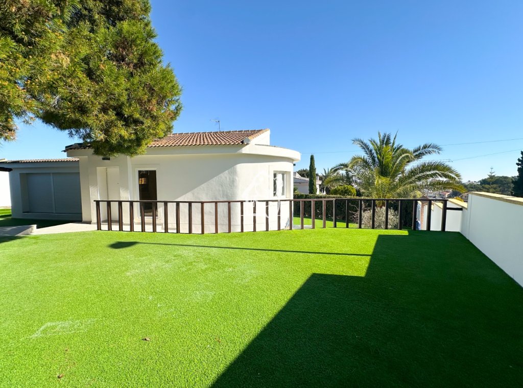 Перепродажа - Villa - Torrevieja - Los Balcones - Los Altos del Edén