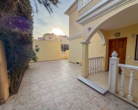 Rental - Bungalow - Torrevieja - Nueva Torrevieja - Aguas Nuevas