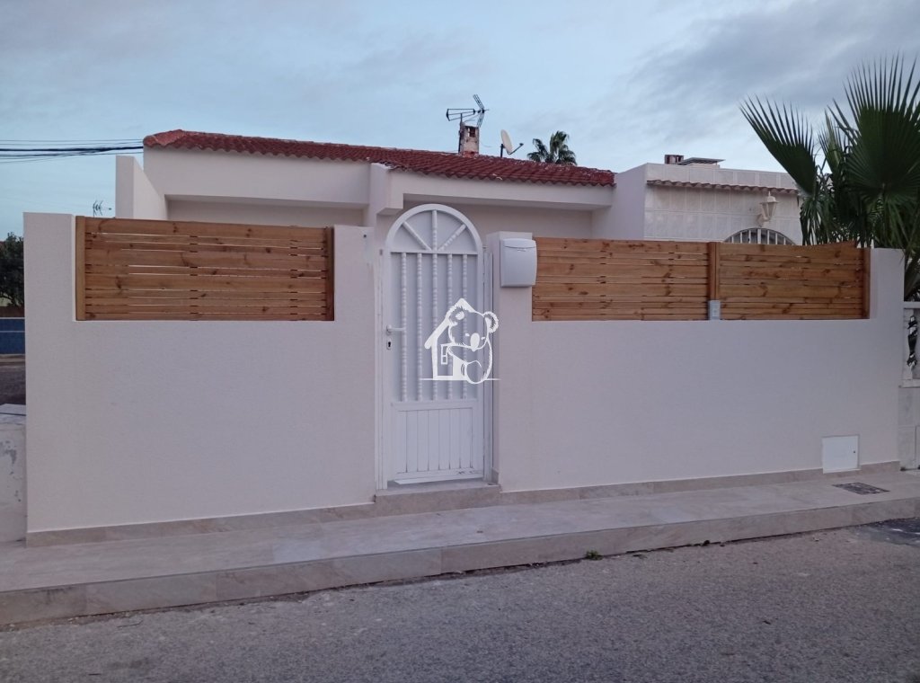 Rental - Townhouse - Torrevieja - La Siesta - El Salado -  Torreta