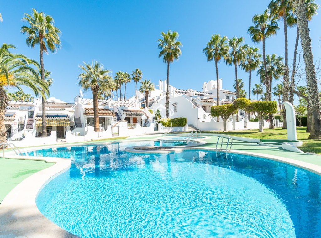 Rental - Villa - Orihuela Costa - Villamartín