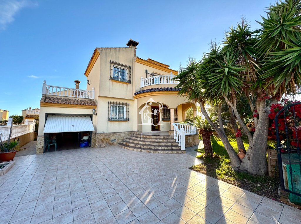 Rental - Villa - Orihuela