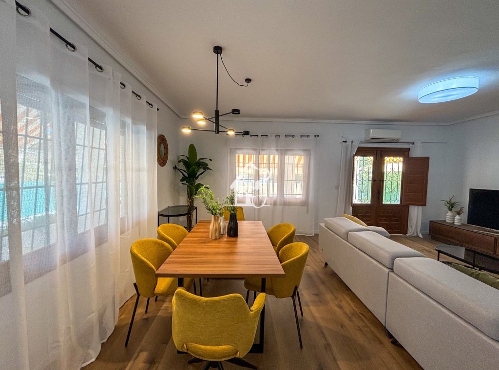 Rental - Villa - Torrevieja - Torrevieja Centro