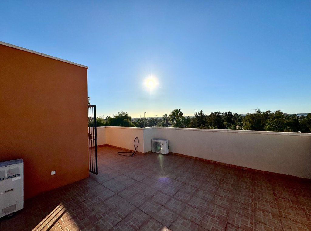 Rental - Villa - Urbanización El Raso