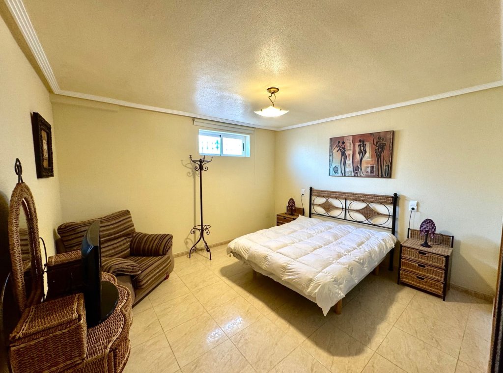 Rental - Villa - Urbanización El Raso