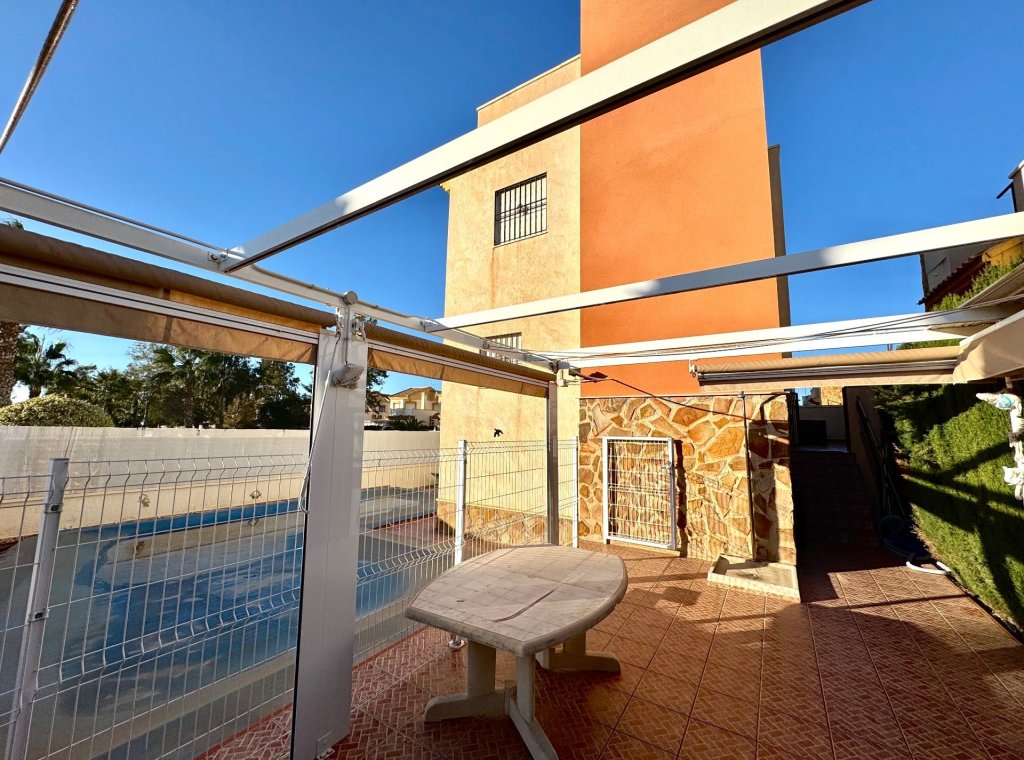 Rental - Villa - Urbanización El Raso