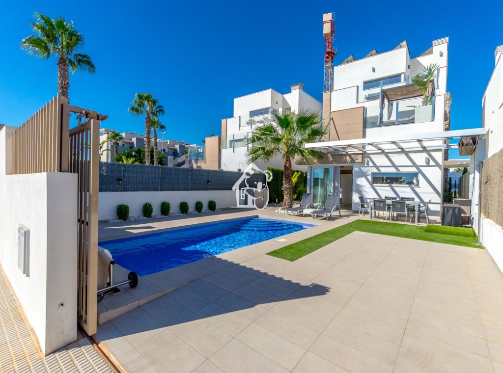 Rental - Villa - Urbanización El Raso