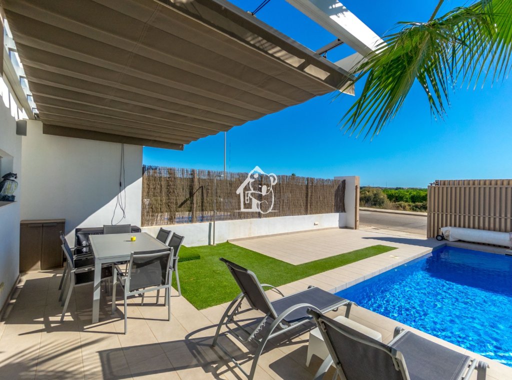 Rental - Villa - Urbanización El Raso