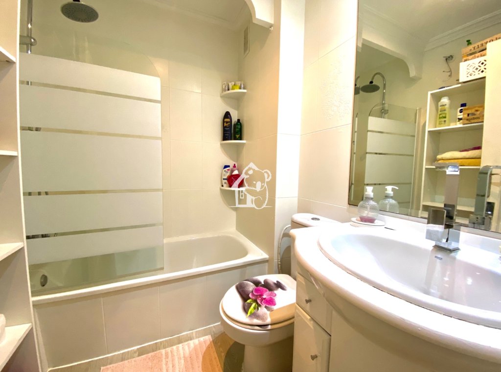 Resale - Apartment / flat - Torrevieja - Centro